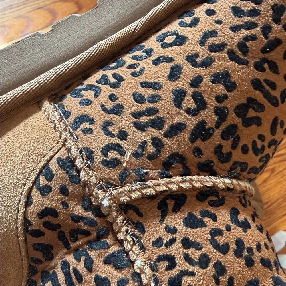 UGG Leopard Print Women's Boots - Picture 9 of 9